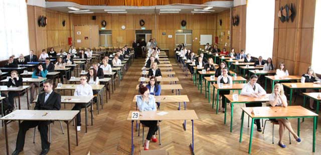 Niemal tysiąc maturzystów na egzaminie