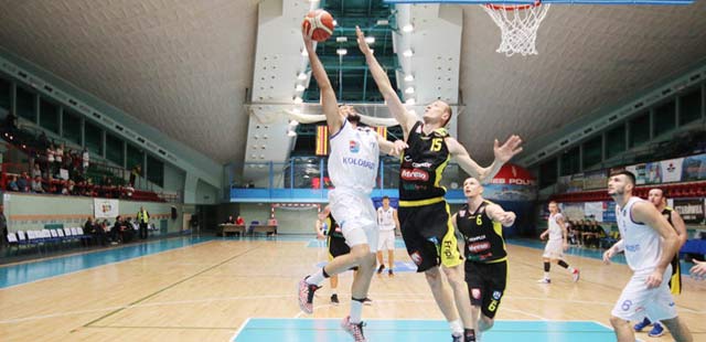 Koszykarze wygrali w Lesznie