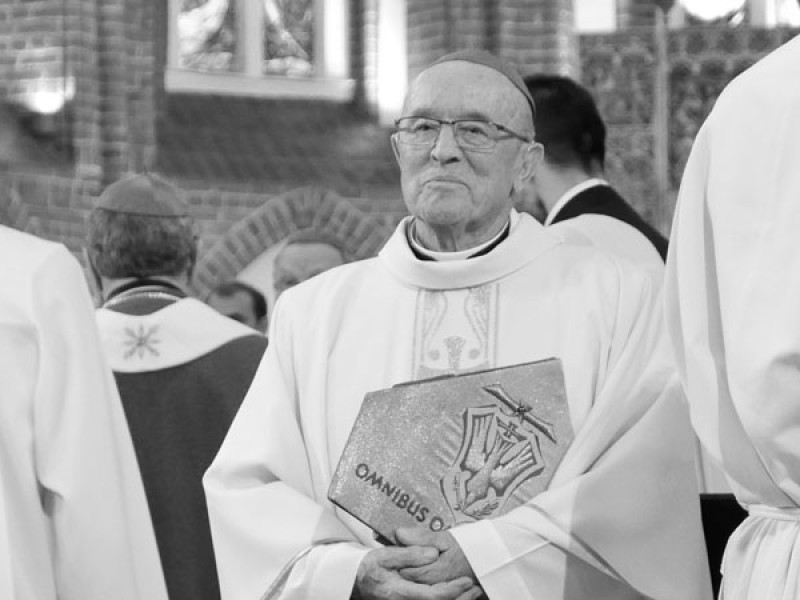 Odszedł biskup Tadeusz Werno, odprawił pierwszą mszę w bazylice